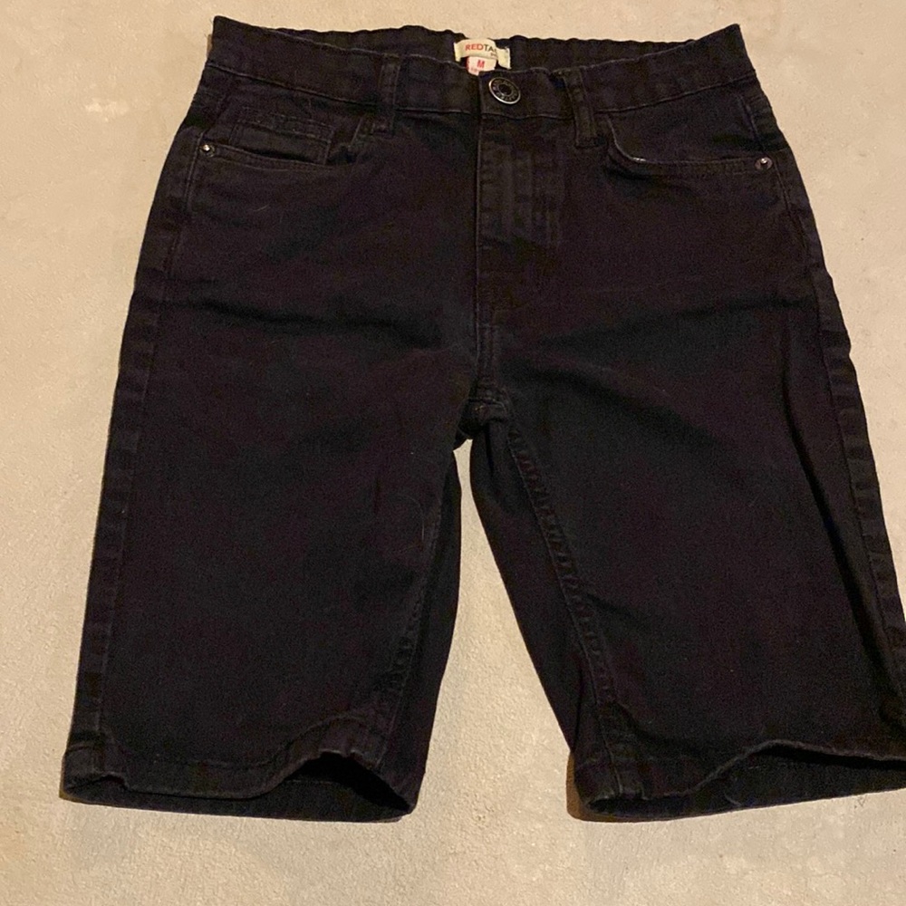 Black boys shorts. Ret Tag